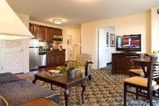 Newport & Hotel