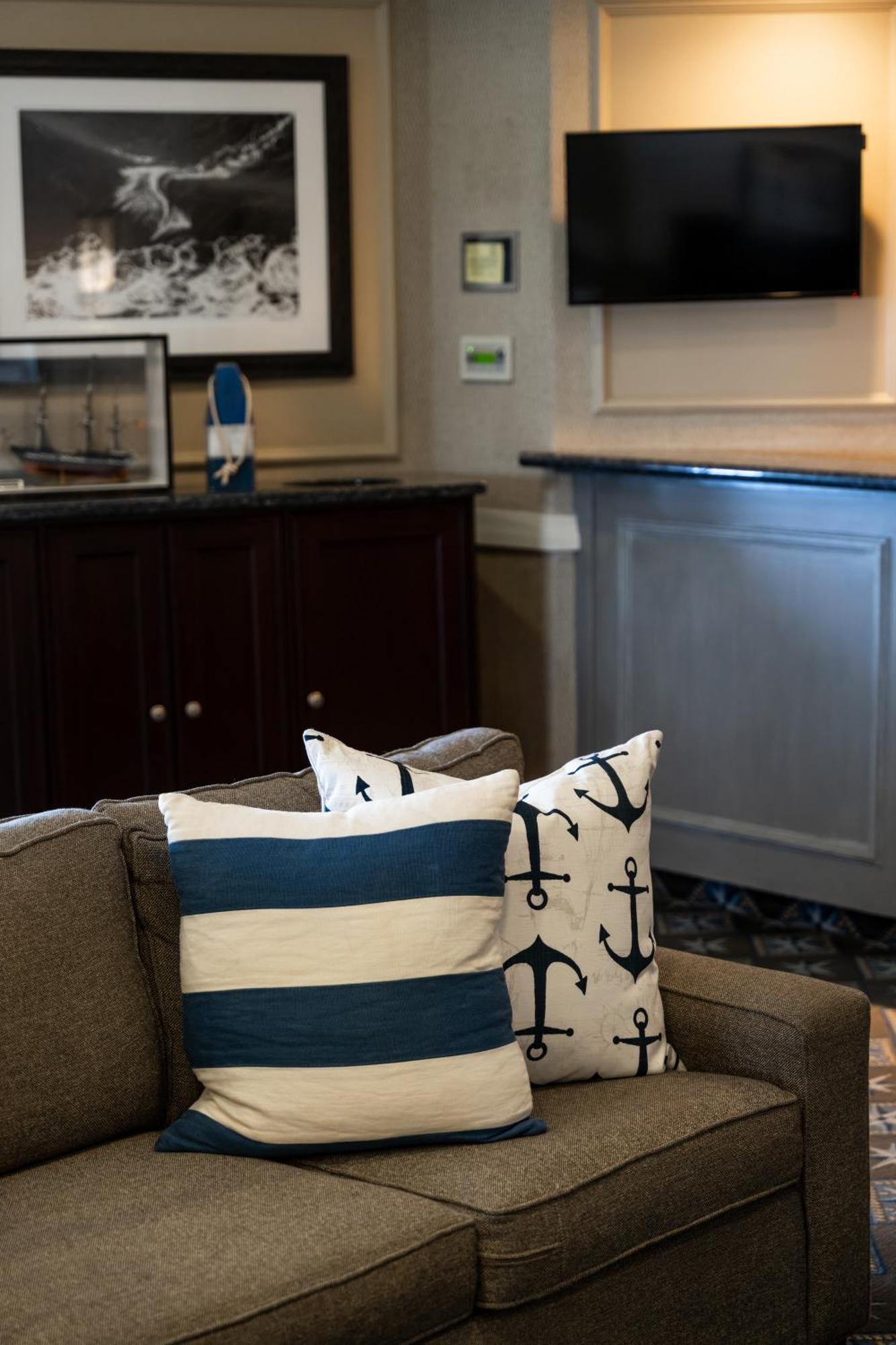Newport & Hotel Middletown
