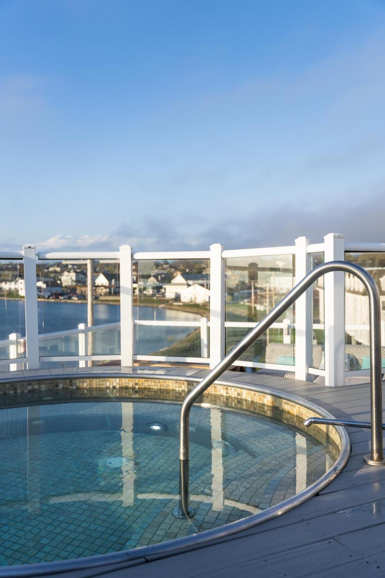 Newport & Hotel 3*