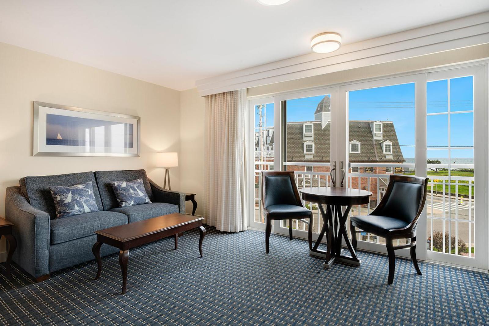 Newport & Hotel 3*